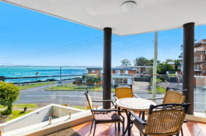 Bayview Towers 6, 15 Victoria Pde - stunning water views